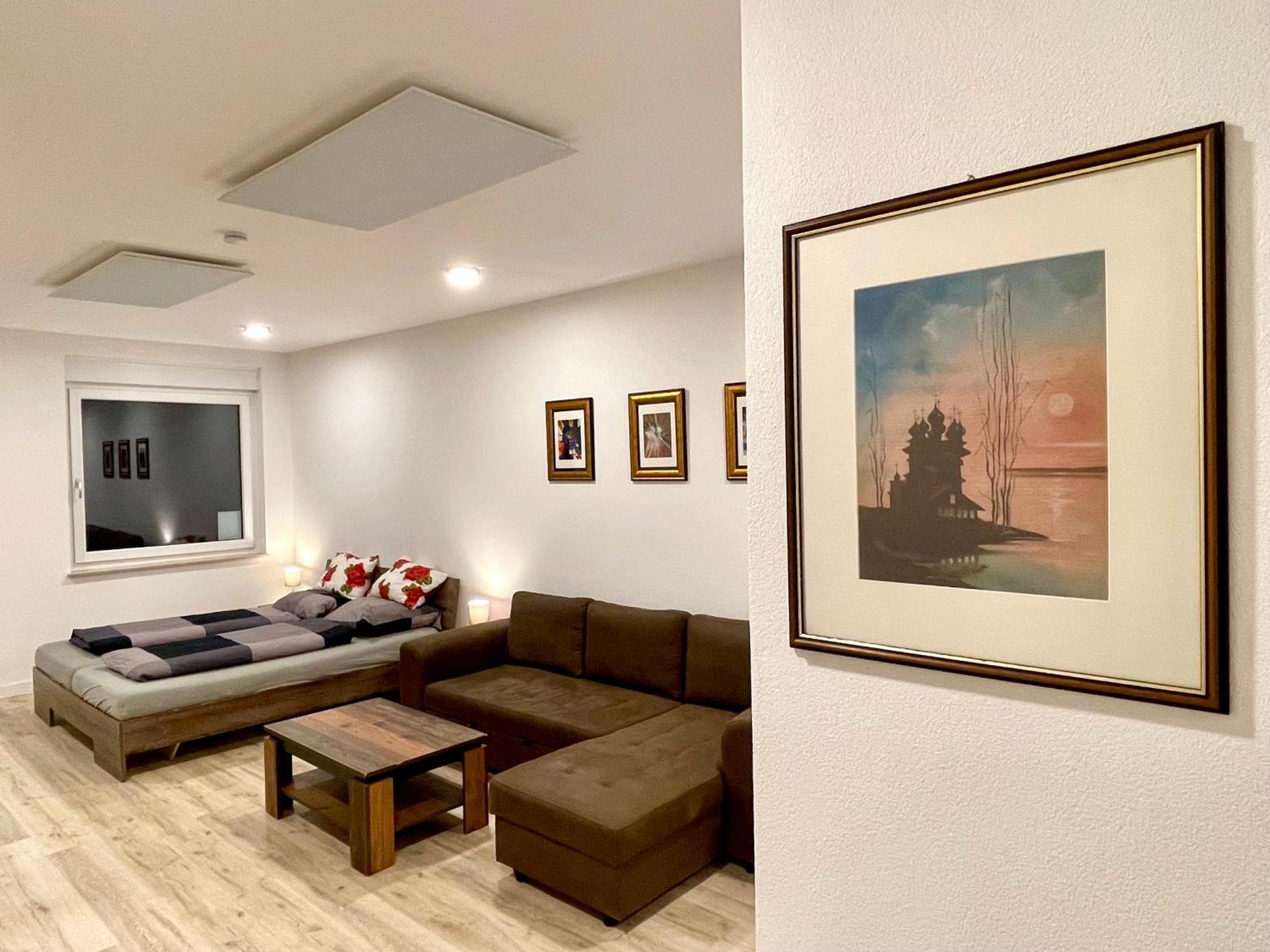 Neu Grosse Einzimmerwohnung Im Zentrum Goldstadt Pforzheim Schloessle Exterior foto